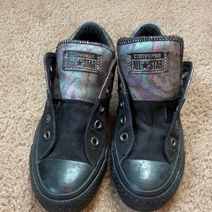 Converse sneakers size 6 kids